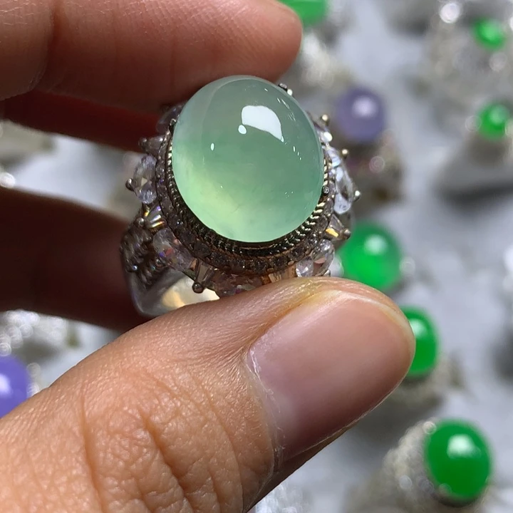 翡翠未镶嵌戒指铜托，卖裸石，需要二次镶嵌