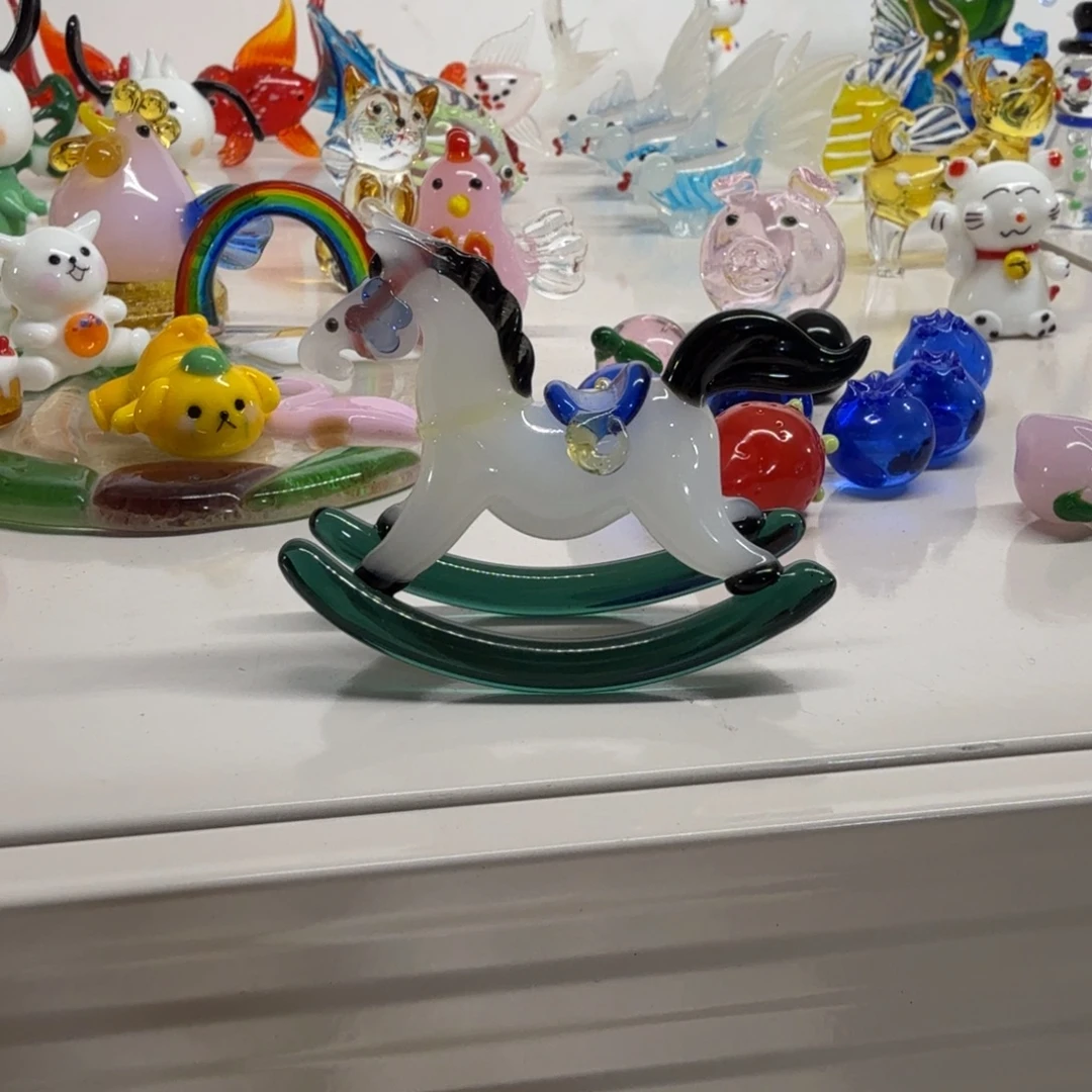 琉璃手工艺品摇摇马
