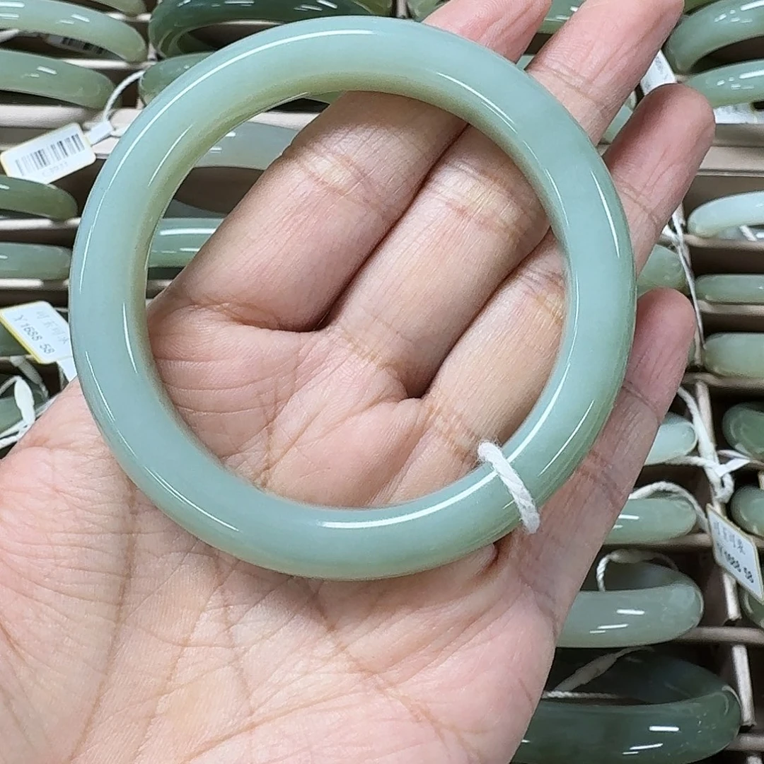 和田玉手镯未镶嵌阿*吖