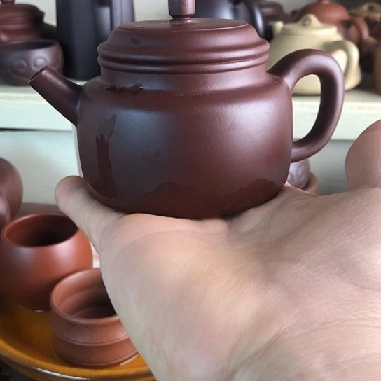 茶壶紫砂低槽青德中150豪生左右有瑕疵