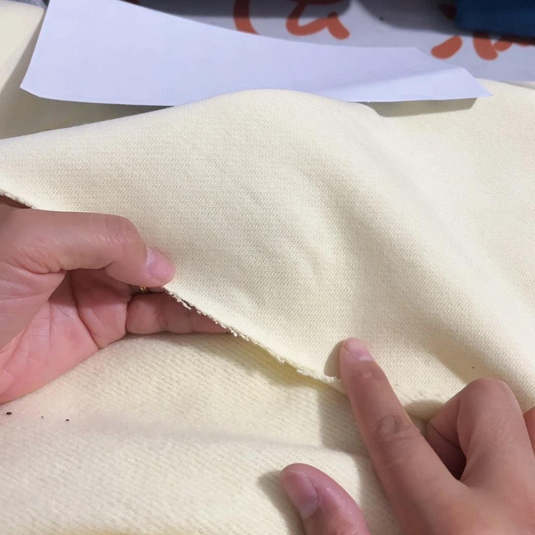 米黄色纯棉毛圈拉绒1.7×2米长带螺纹