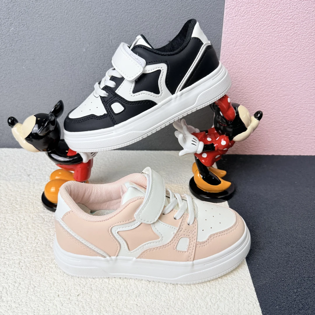 【8905】2025四季儿童皮面板鞋男童新款软底防滑黑白熊猫鞋