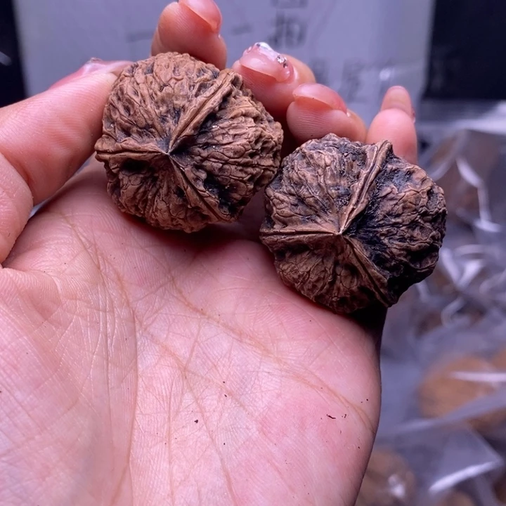 把件文玩核桃云南野生铁核桃76号33mm