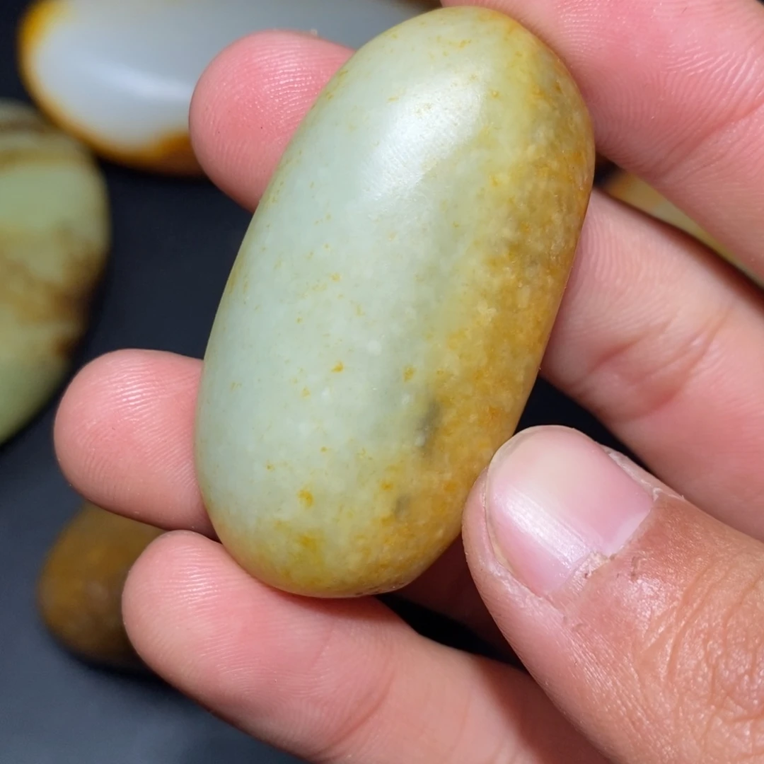 和田玉未镶嵌珠宝奇石