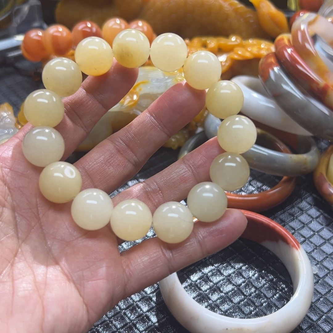 石英质玉未镶嵌颈饰