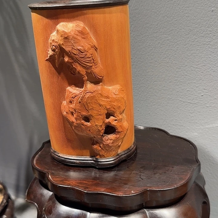 麦***子檀香木老山檀香笔筒