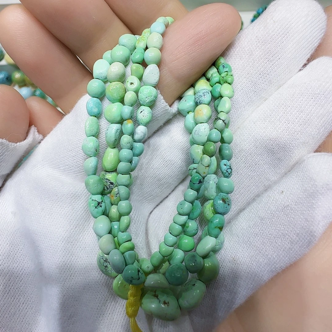 绿松石未镶嵌颈饰