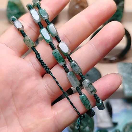 未镶嵌独山玉手链