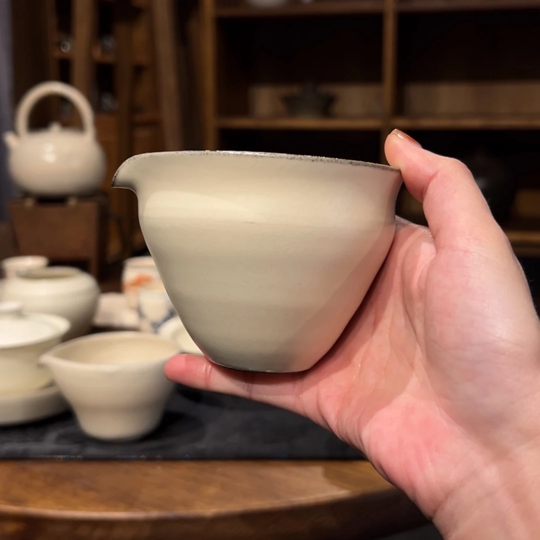 摆件陶瓷。      陶瓷。