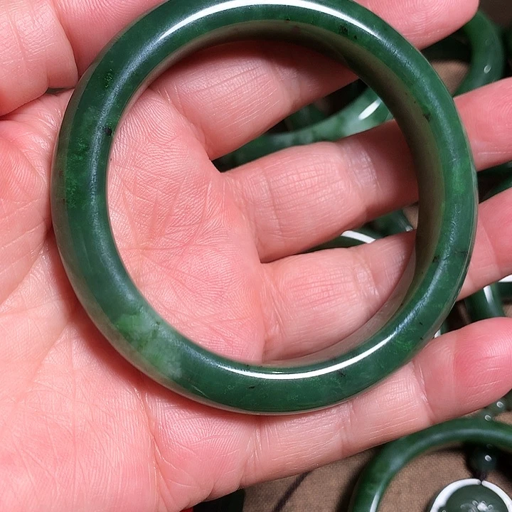 套链未镶嵌透闪石质玉