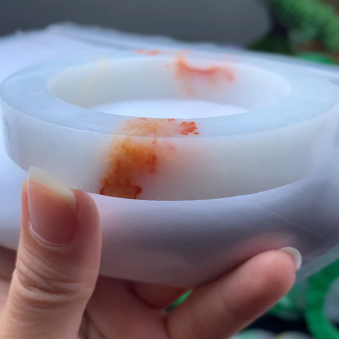 未镶嵌牛奶底枫叶红53一60定制翡翠