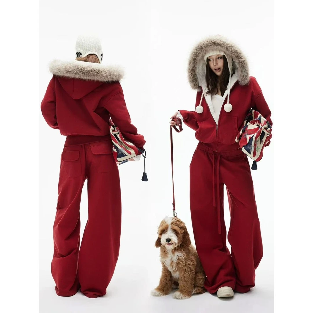 高比例定染熔岩红连帽环保毛领加绒卫衣+弯刀卫裤新款时尚两件套