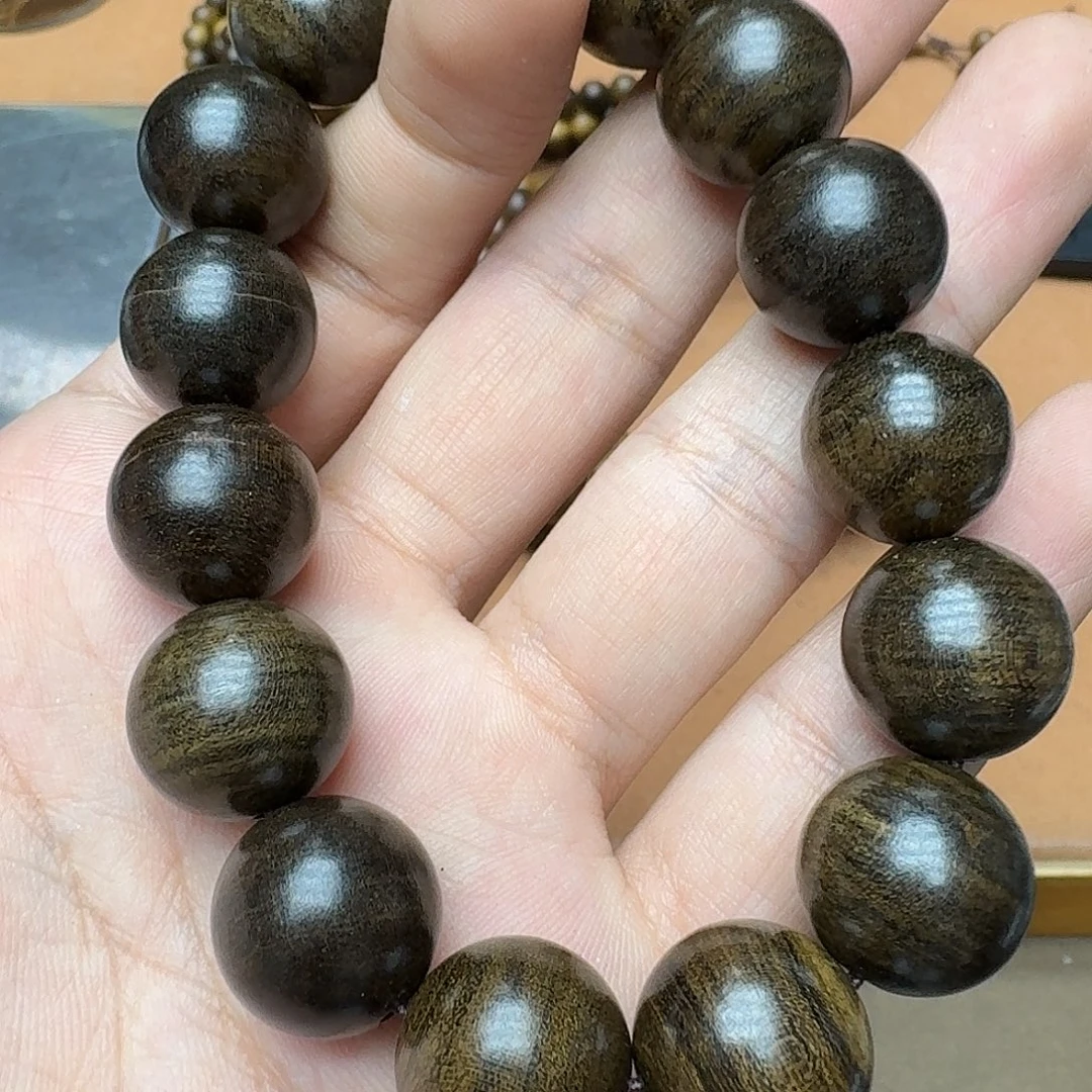 沉香沉香碎屑巴布亚贡木001