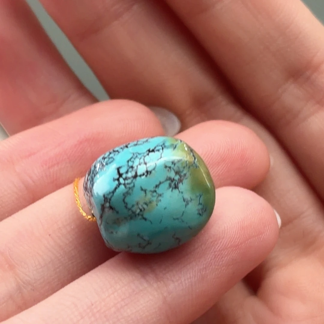 绿松石未镶嵌颈饰