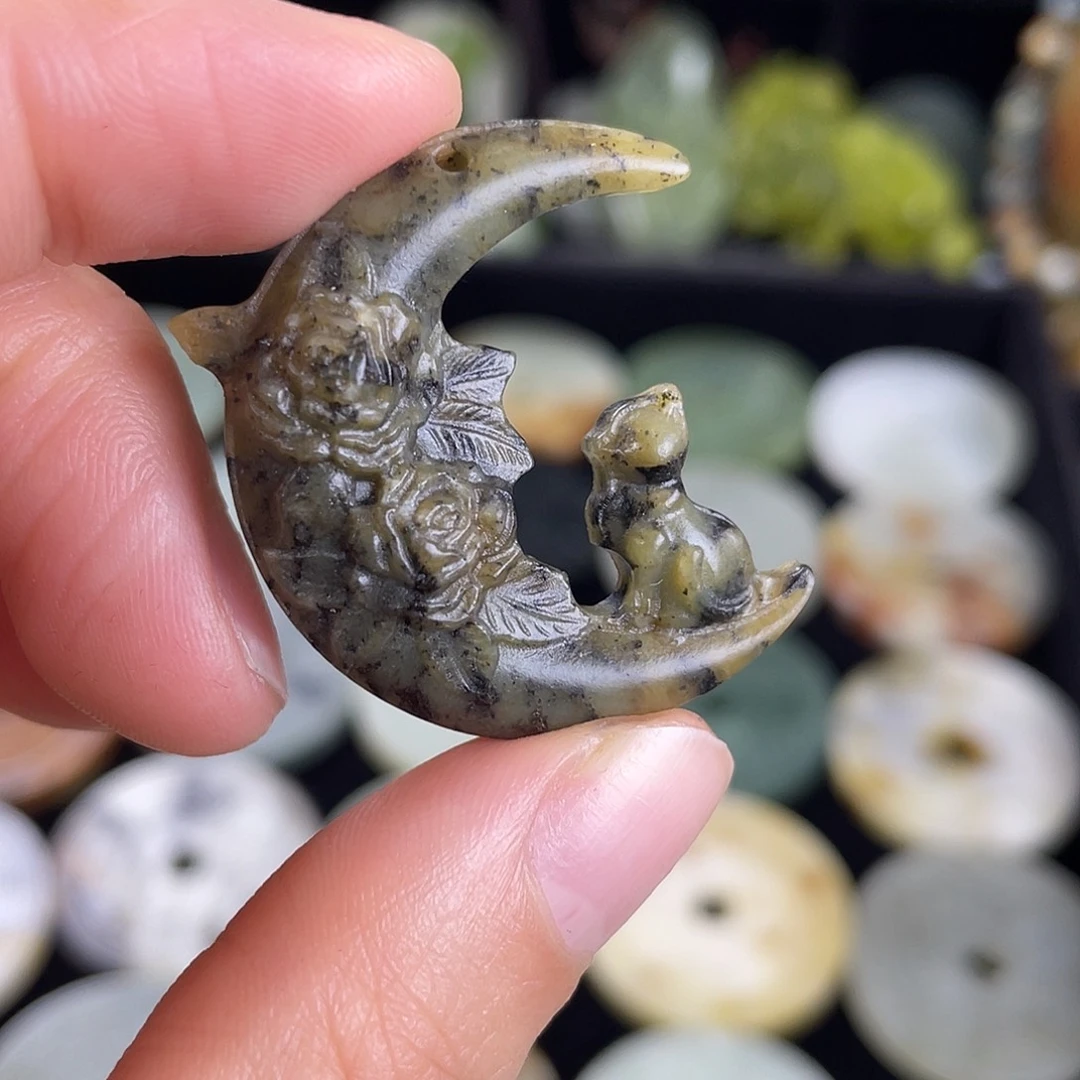 岫玉合金颈饰吊坠，两单起飞