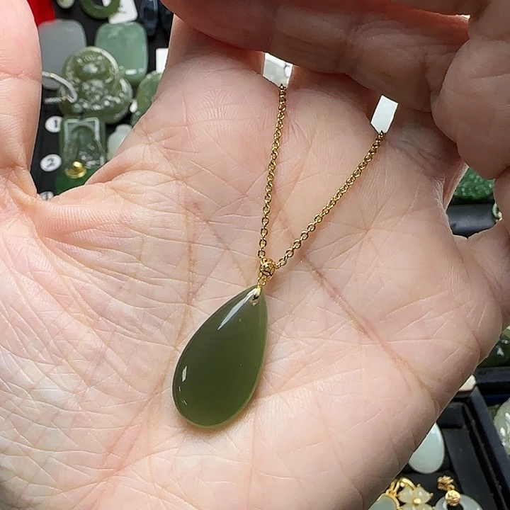 和田玉18K金镶嵌颈饰