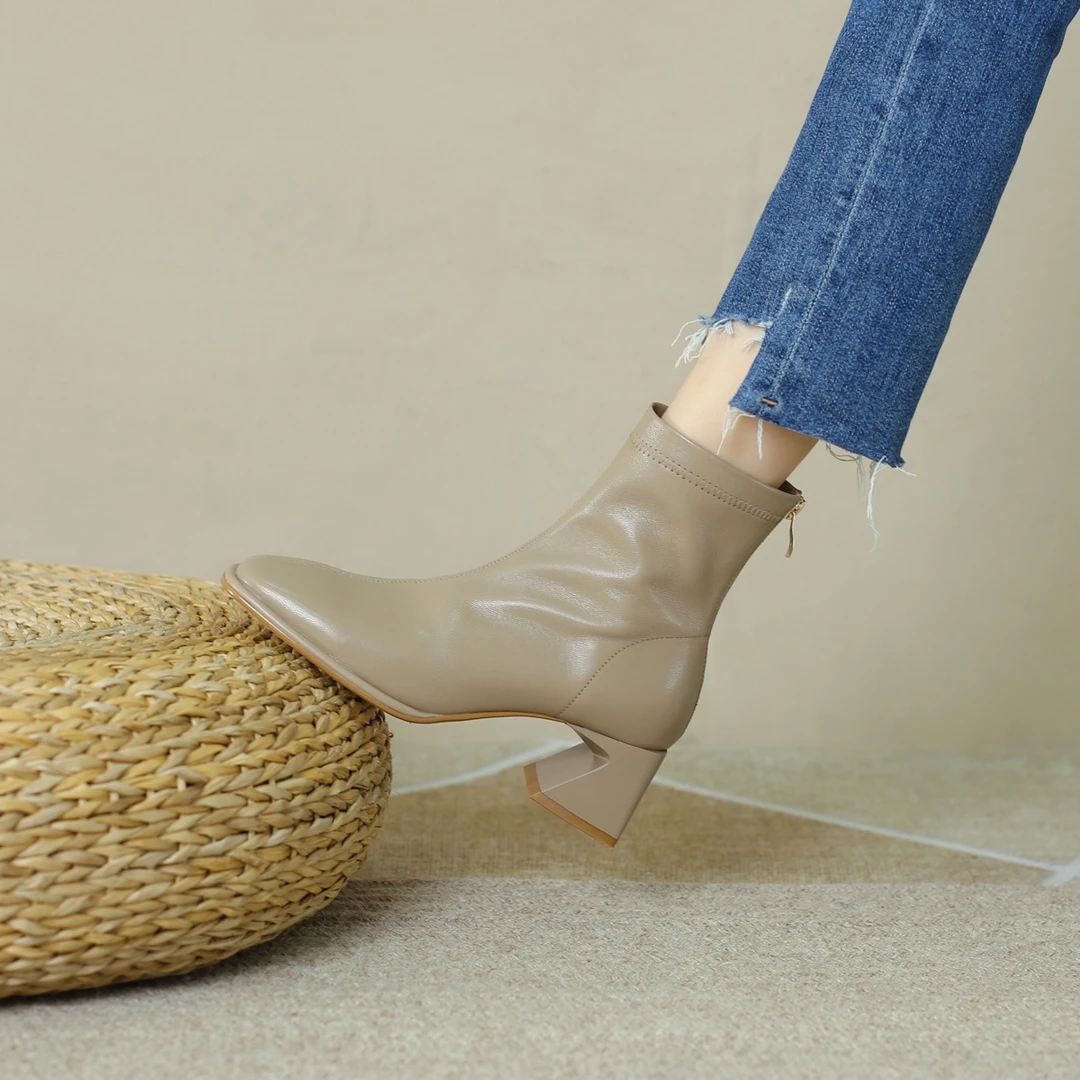 吴大叔秋冬新款方头粗跟显瘦百搭短靴女高跟靴子英伦风108-150