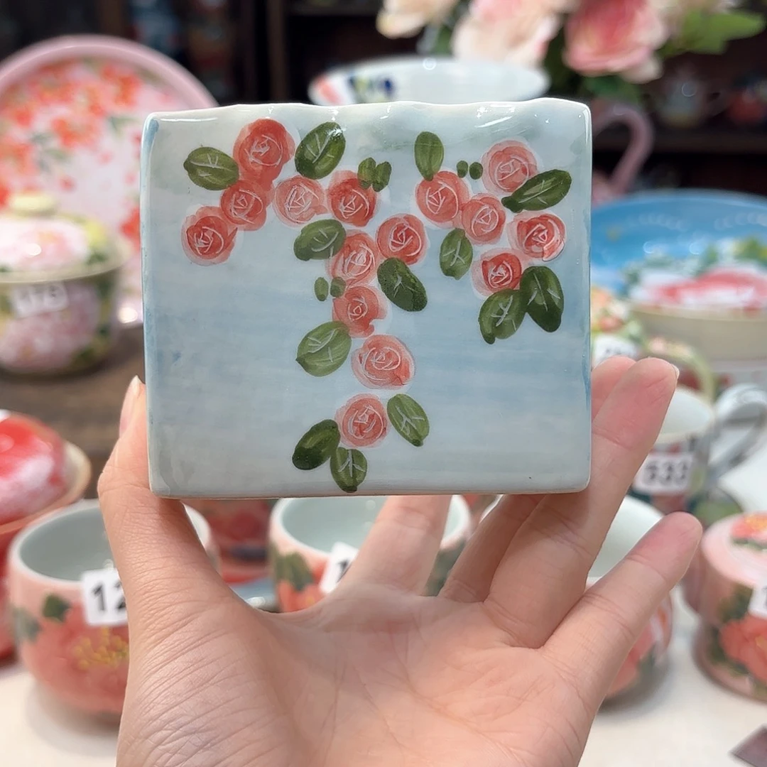 瓷片兔兔好可爱啊