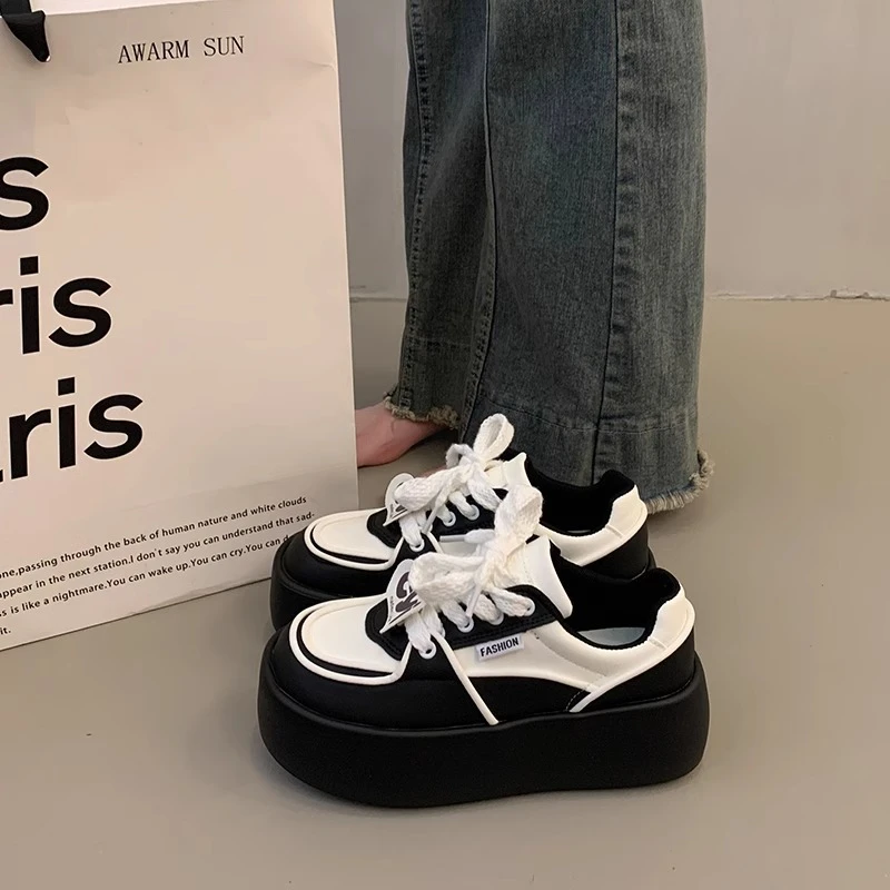 高级感爆款新款2025年冬季松糕鞋增高百搭休闲女运动厚底小白鞋板