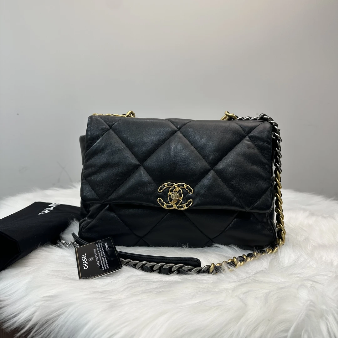 99新 Chanel/香奈儿 黑金中号19bag US59521