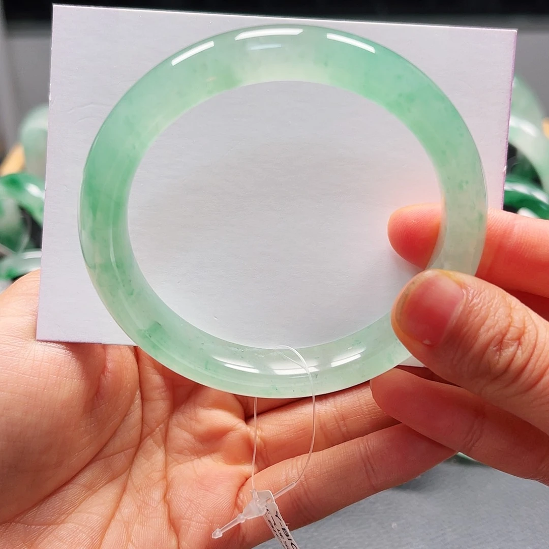 石英质玉手镯未镶嵌·*秋