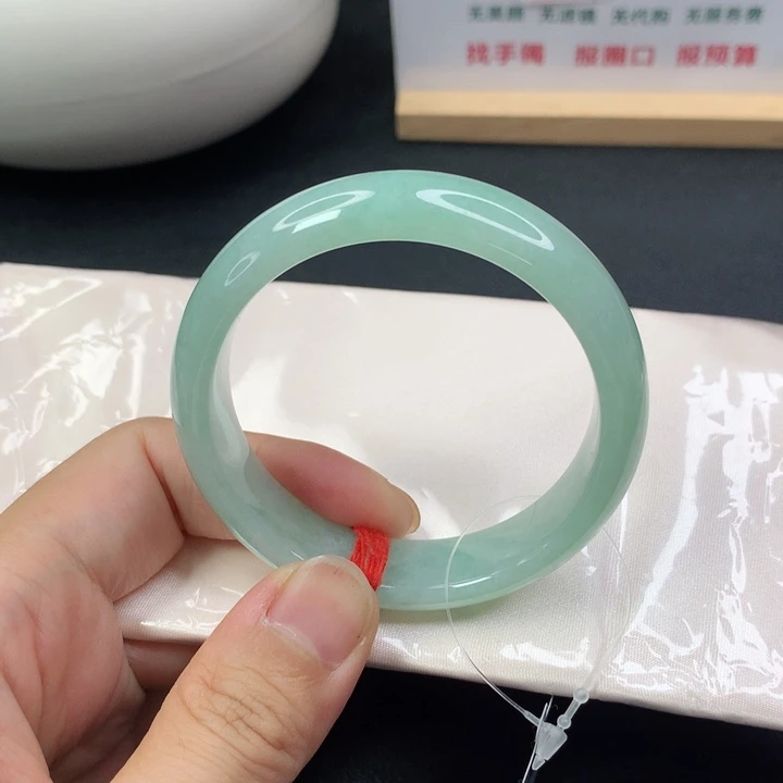 翡翠手镯未镶嵌5152