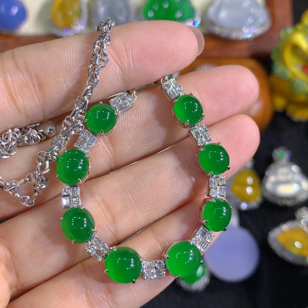 翡翠18K金镶嵌颈饰