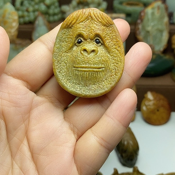 ****岫岩河磨玉(透闪石质玉)未镶嵌颈饰