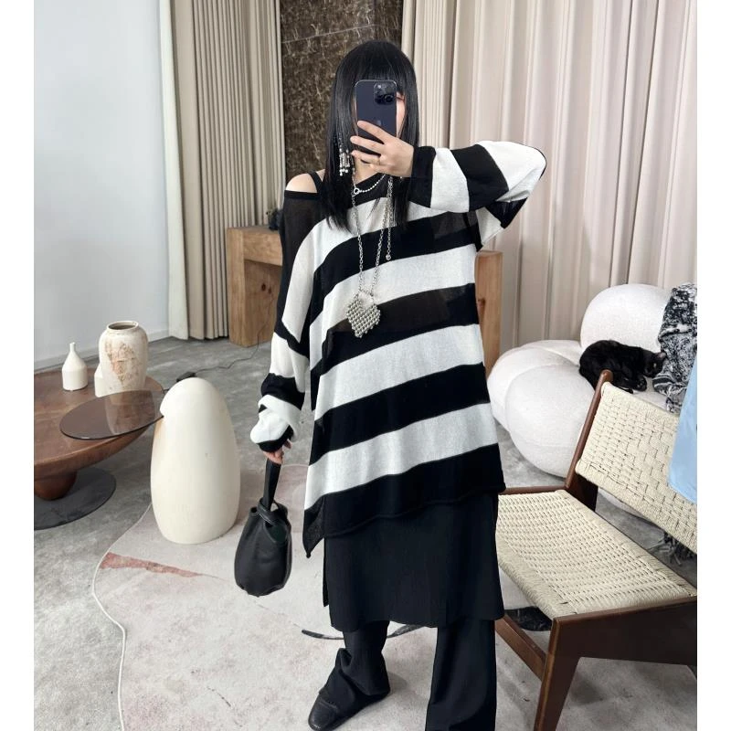 infobyfive20025夏季新款黑白条纹圆领长袖T恤NF0503121