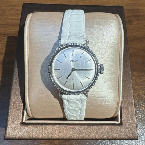95新 IWC/万国 正51170自动后钻瑞士女表赠送表带赠送摇表器