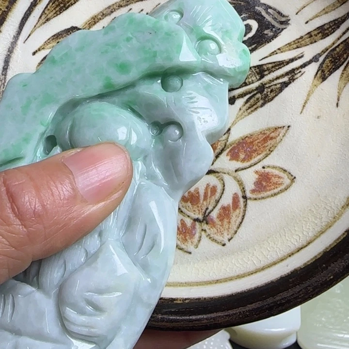 瓷片邓**，新号开播瓷器盘子