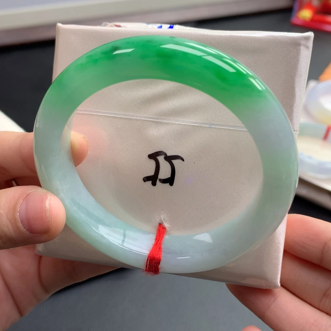 翡翠未镶嵌手镯18号