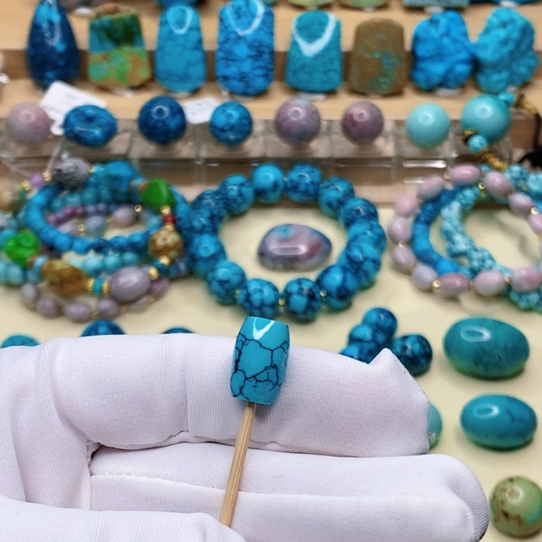 绿松石未镶嵌珠宝奇石