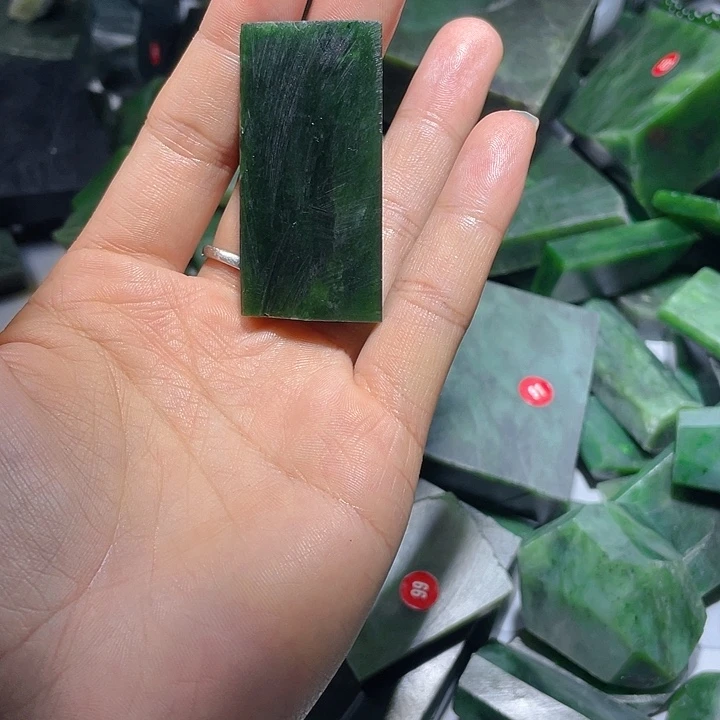 和田玉（碧玉）未镶嵌颈饰