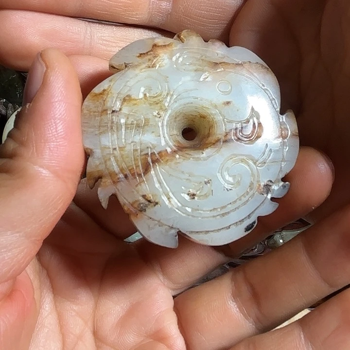 和田玉未镶嵌把件