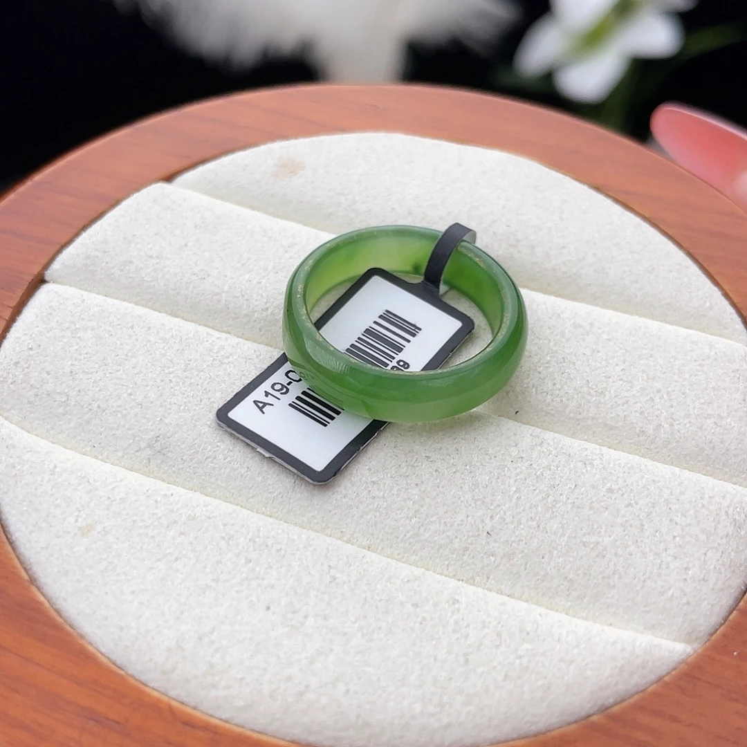 和田玉未镶嵌戒指l116。碧玉