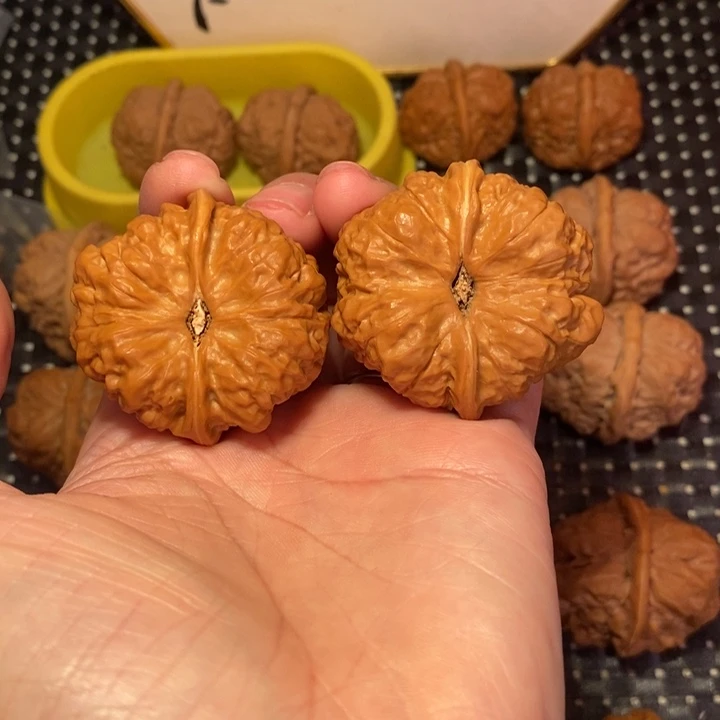 文玩核桃把件蟾形好大八腿底治强迫症