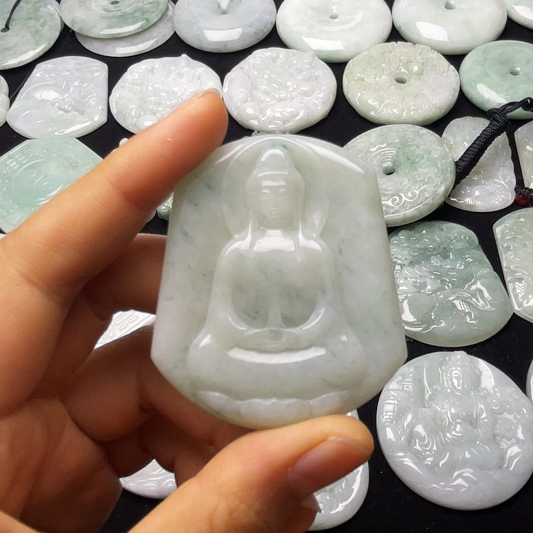 翡翠未镶嵌颈饰观音