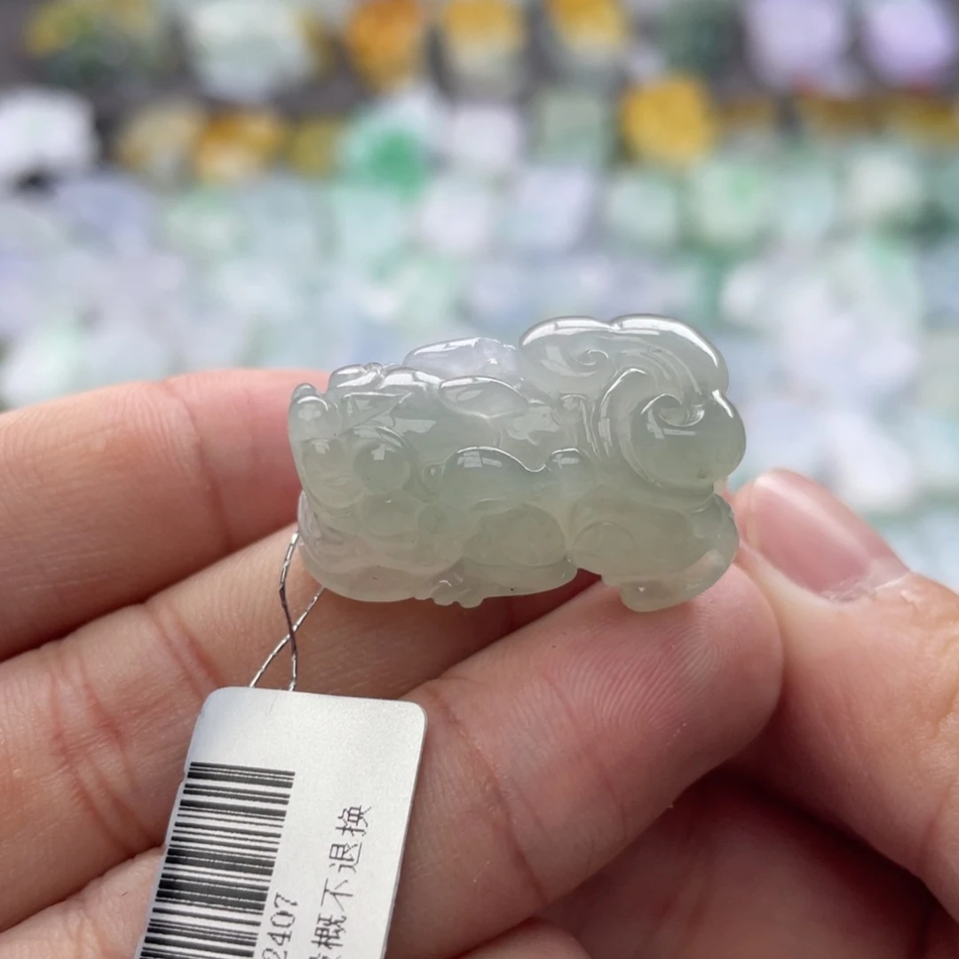 翡翠颈饰未镶嵌貔貅