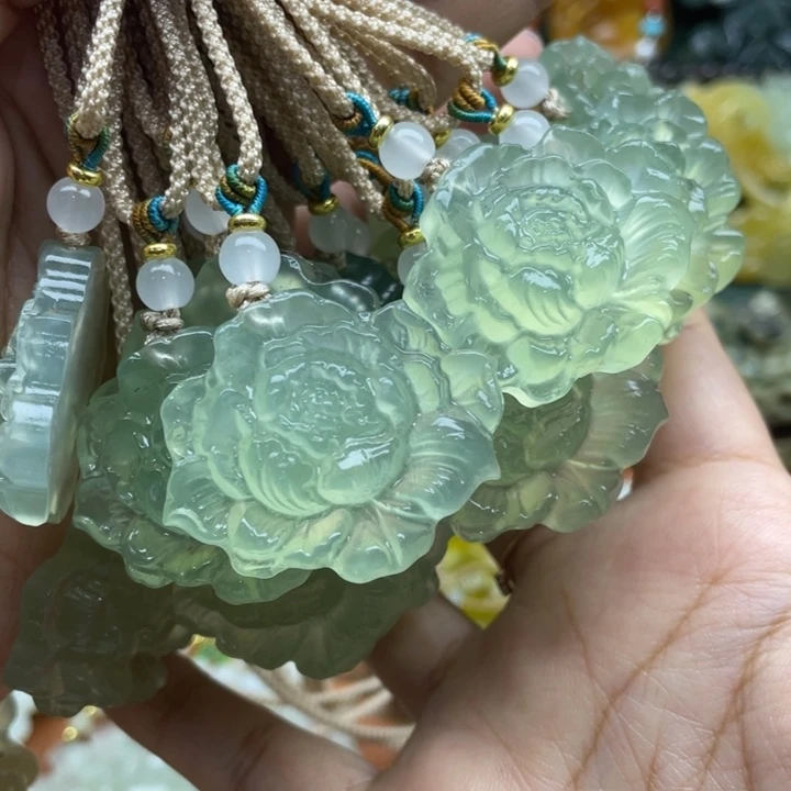 蛇纹石玉未镶嵌吊坠