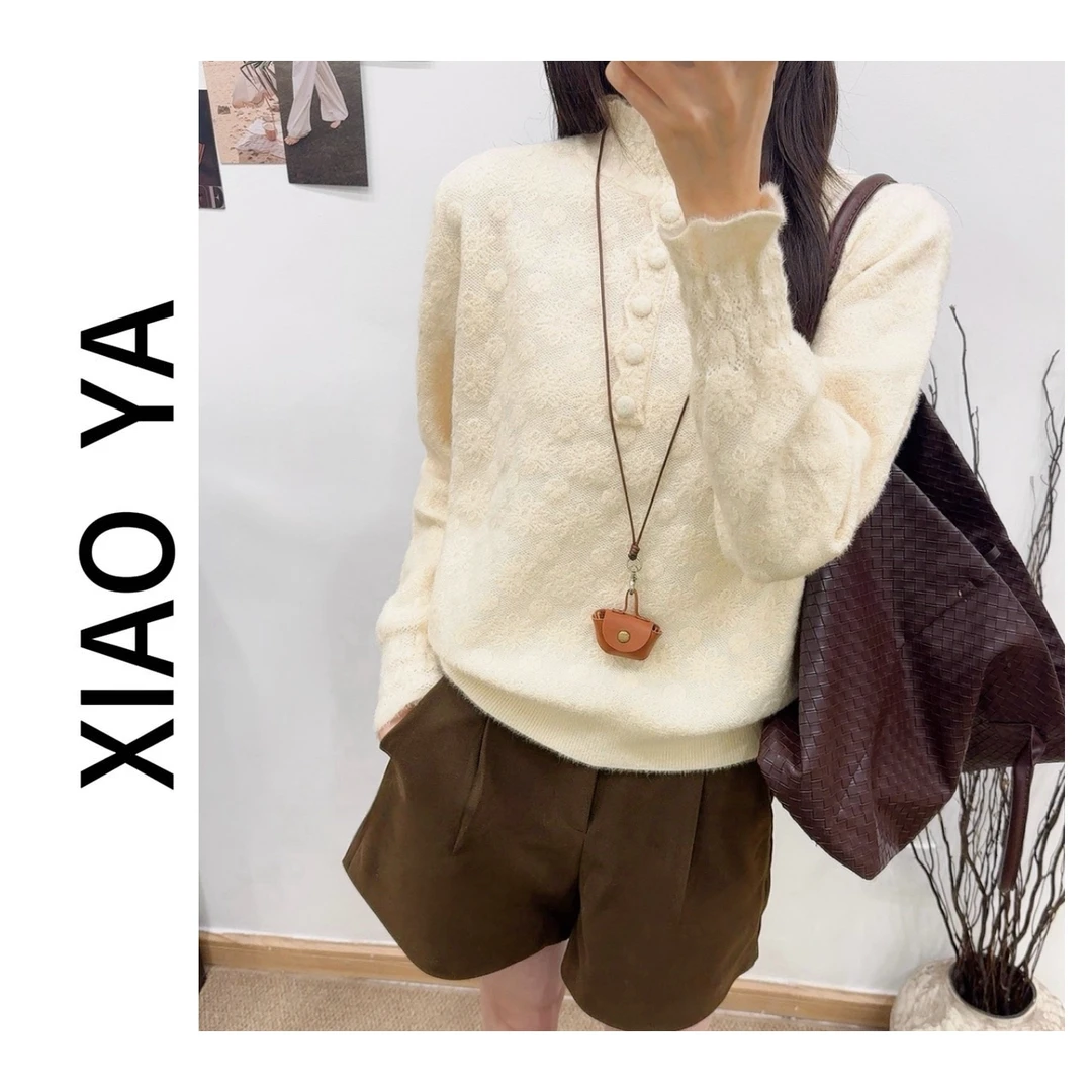 85165秋冬新款简约半高领包扣纯色立体钩花磨毛绒百搭上衣