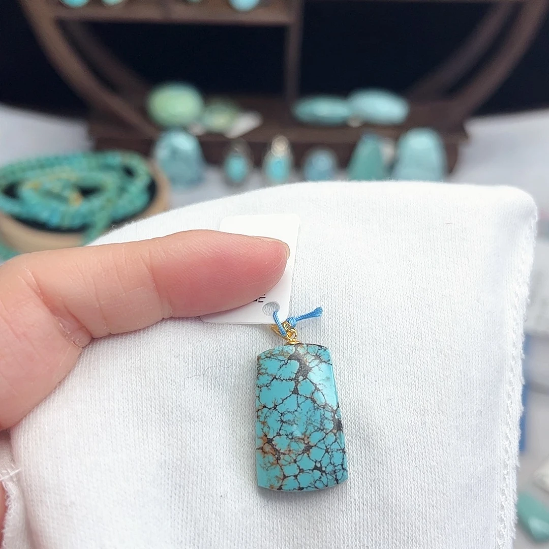 果***心绿松石18K金镶嵌绿松石