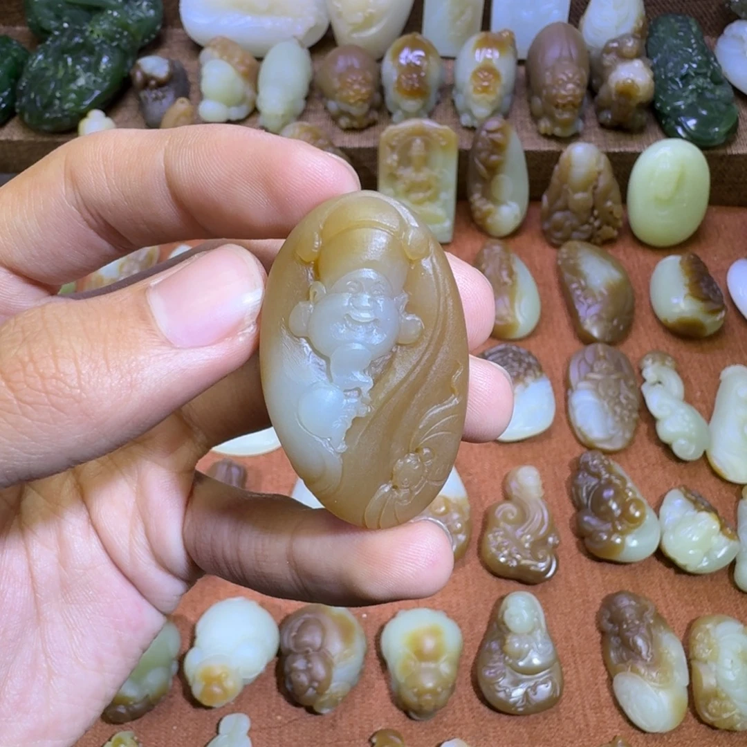 和田玉未镶嵌颈饰