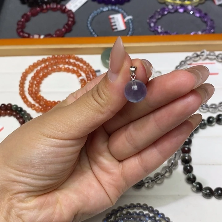 未镶嵌颈饰水晶吊坠