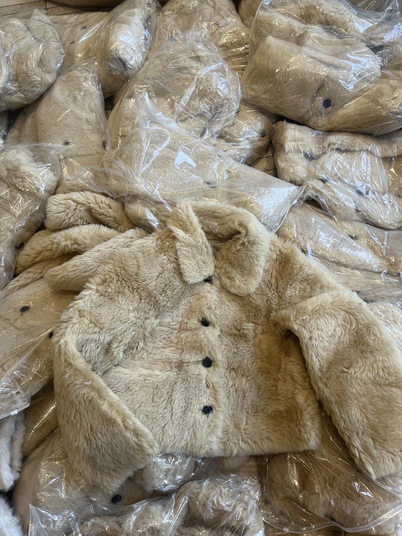 【芬芬studio】6521毛毛外套