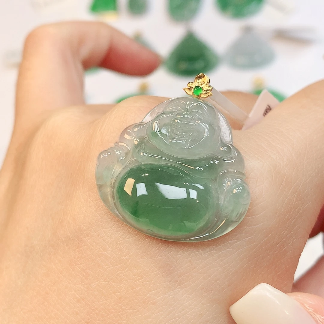 翡翠18K金镶嵌颈饰