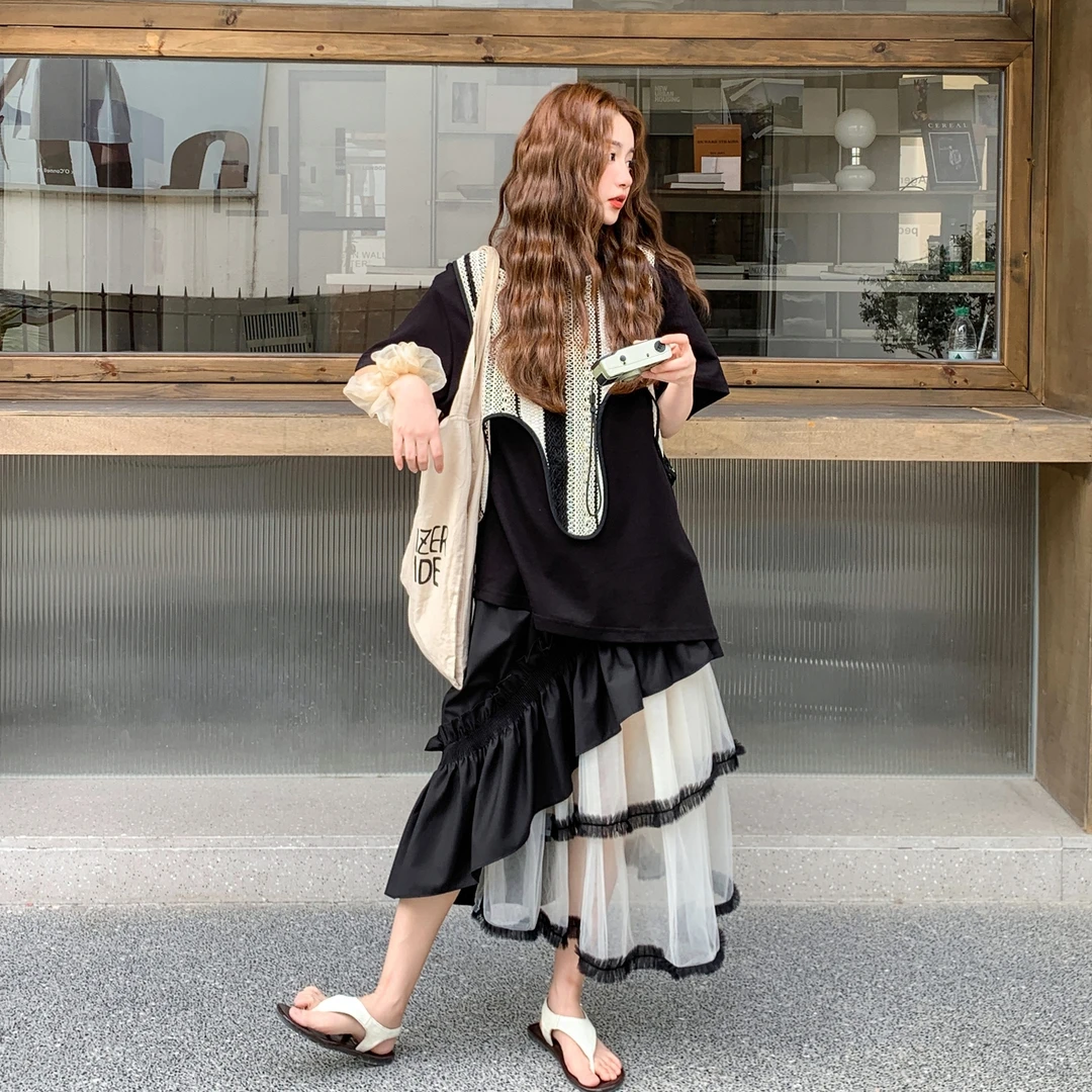 时尚设计感套装裙女夏天2025新款不规则马甲T恤网纱半身裙三件套