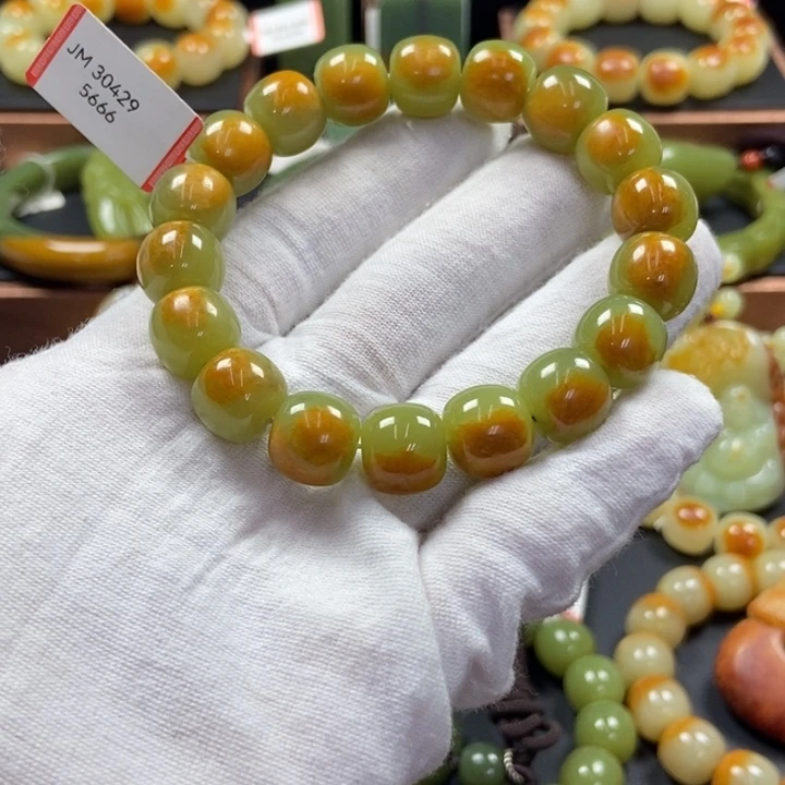 小***康透闪石质玉未镶嵌手链