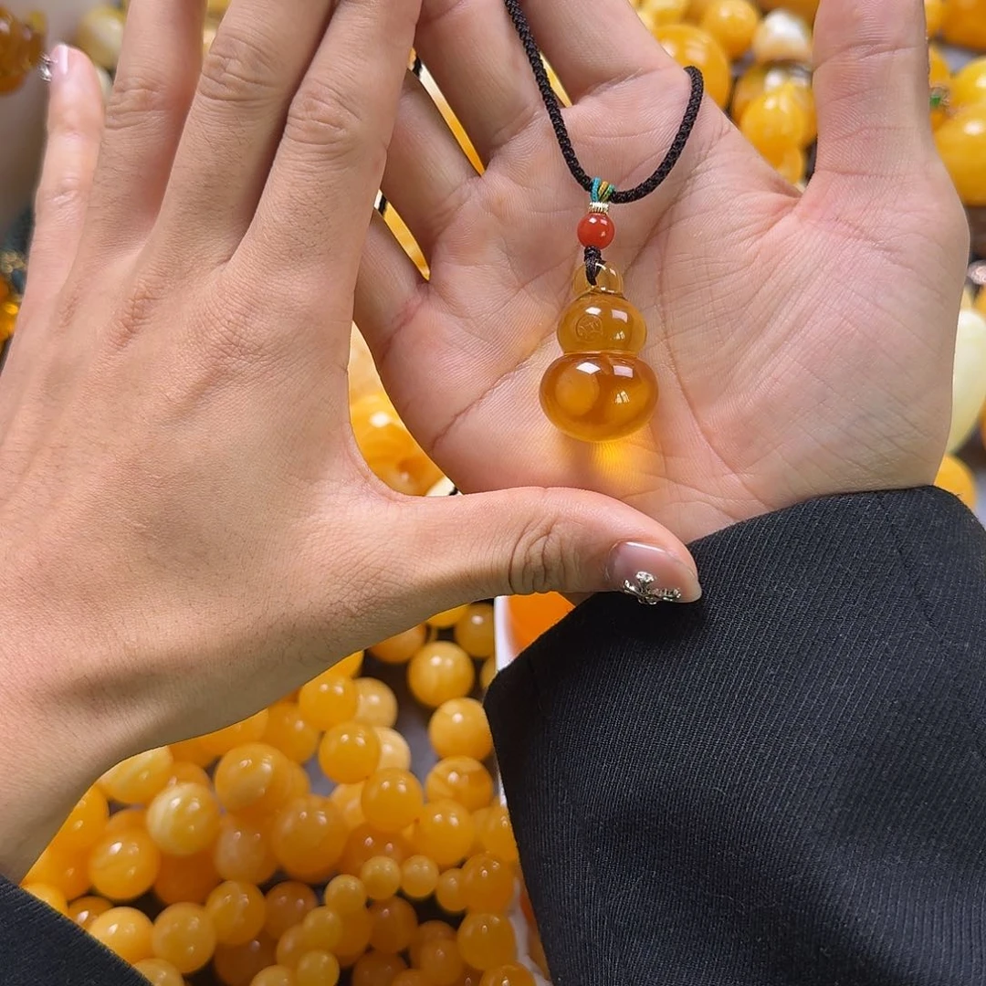 琥珀珠宝奇石未镶嵌