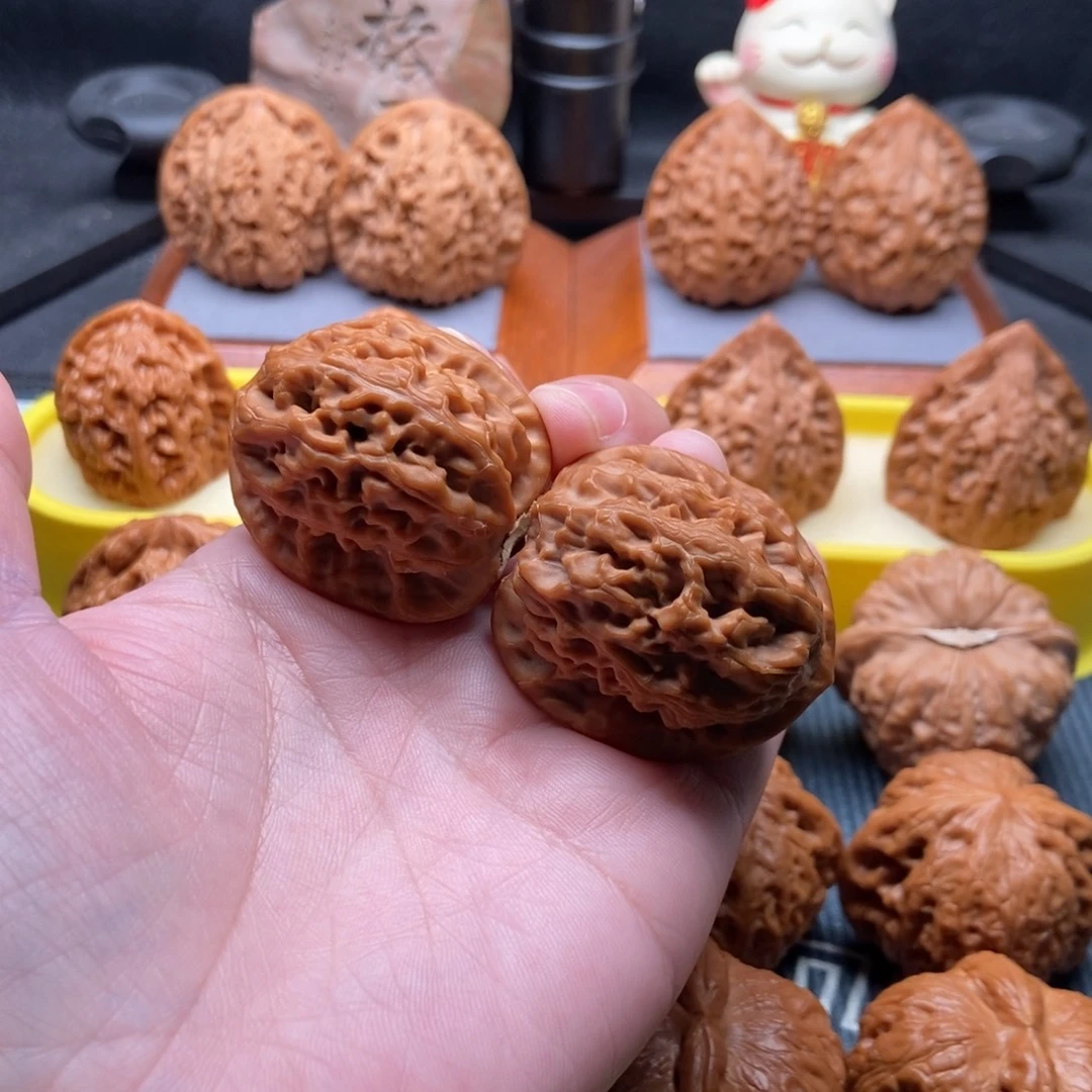 卒***子文玩核桃吊坠红莲